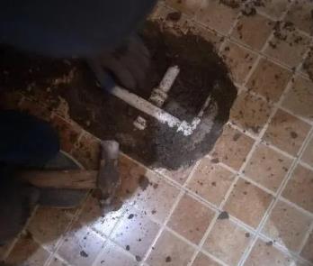龙湖卫生间漏水维修公司为您分享下卫生间渗水如何处理及注意事项