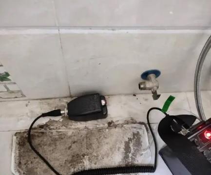 龙湖屋顶漏水维修公司分享下卫生间漏水的危害及解决方法
